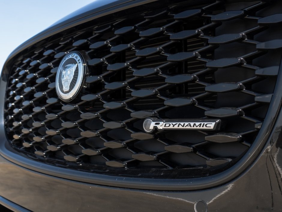 Jaguar XF R-Dynamic SE 2024-33