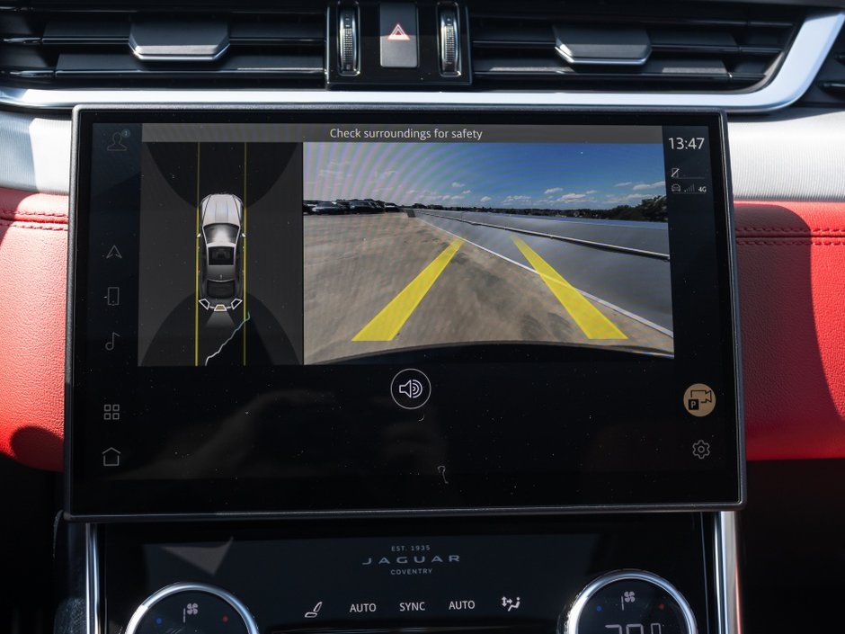 Jaguar XF R-Dynamic SE 2024-17