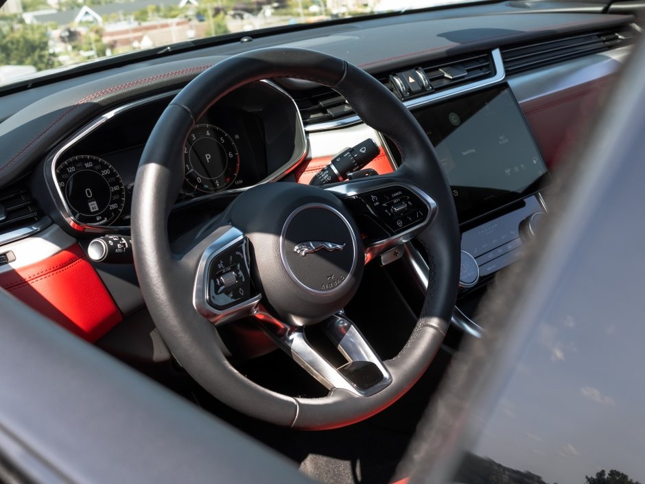 Jaguar XF R-Dynamic SE 2024-29