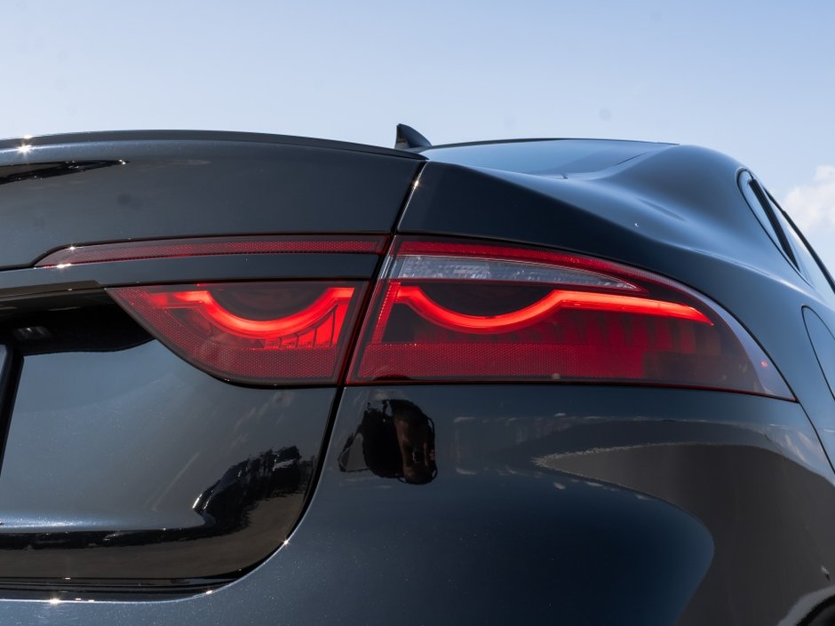 Jaguar XF R-Dynamic SE 2024-34