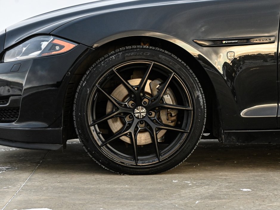 2019 Jaguar XJ R-Sport-32