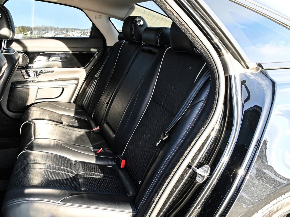 2019 Jaguar XJ R-Sport-3