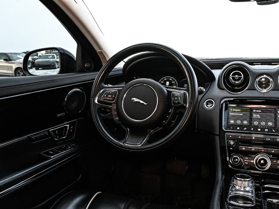 2019 Jaguar XJ R-Sport-21