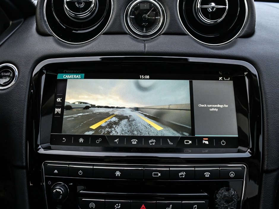 2019 Jaguar XJ R-Sport-17