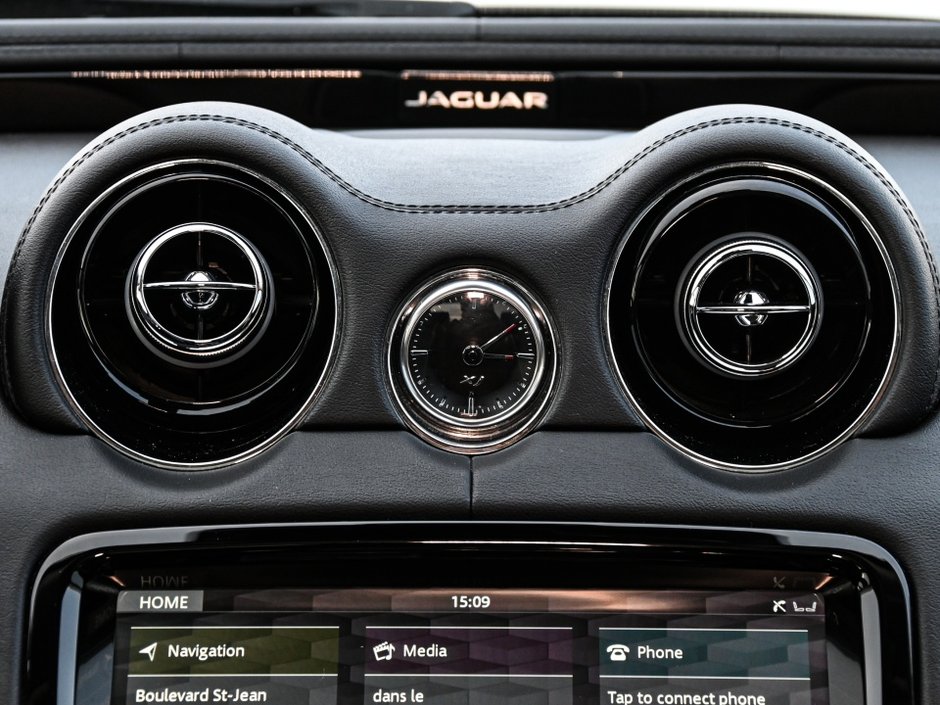 2019 Jaguar XJ R-Sport-24