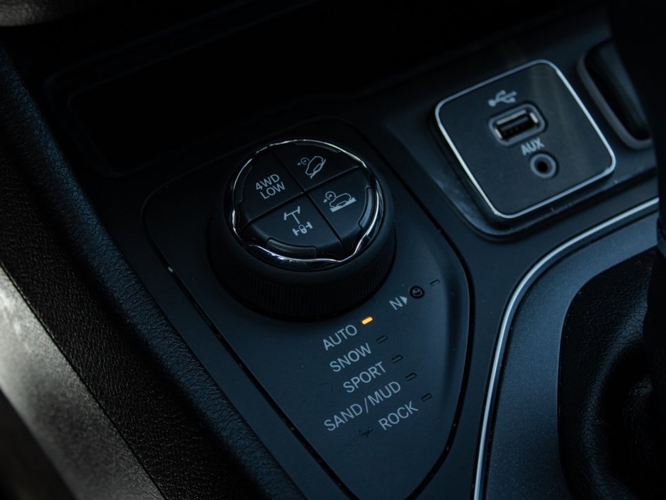Jeep Cherokee Trailhawk Elite 2019-24