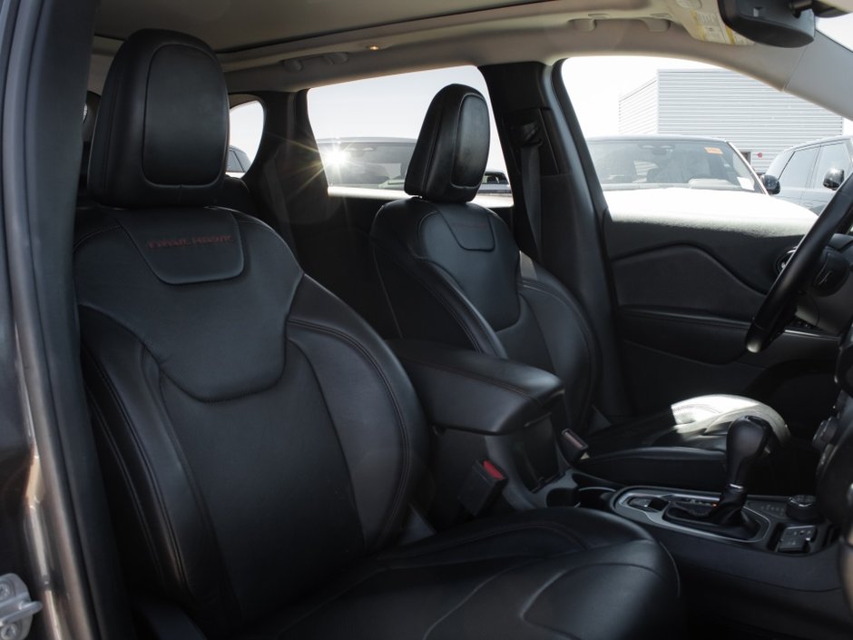 Jeep Cherokee Trailhawk Elite 2019-28