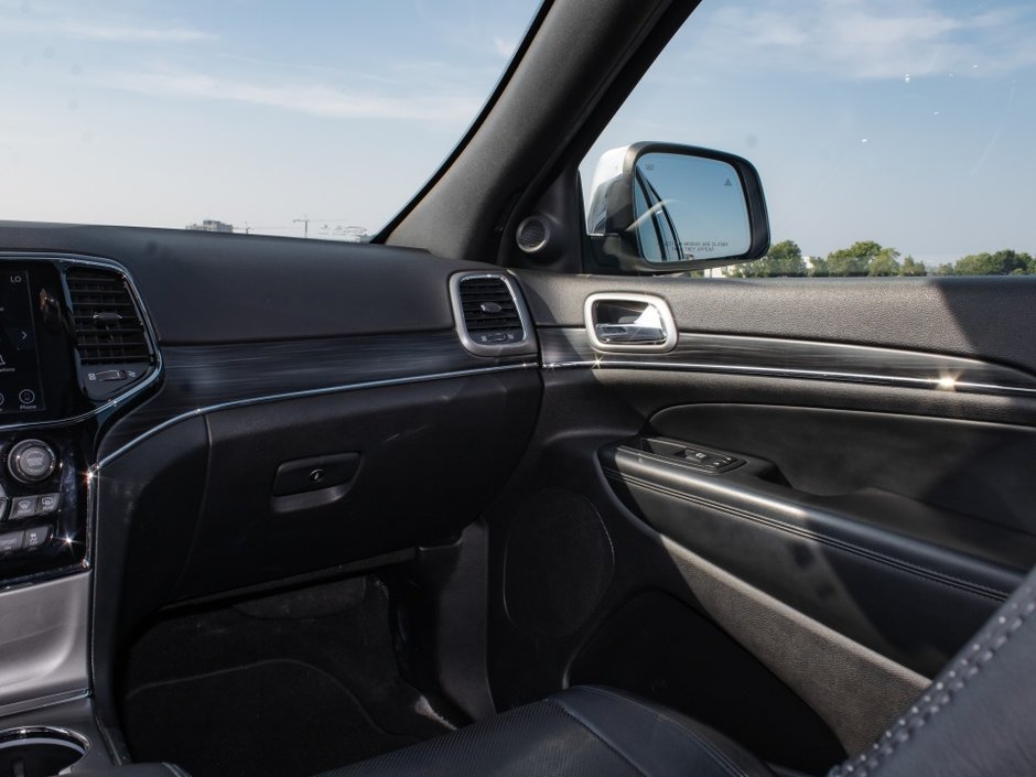2019 Jeep Grand Cherokee Limited-25