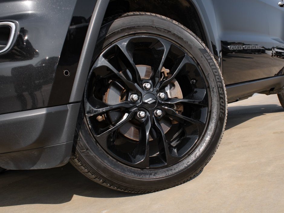 2019 Jeep Grand Cherokee Limited-34