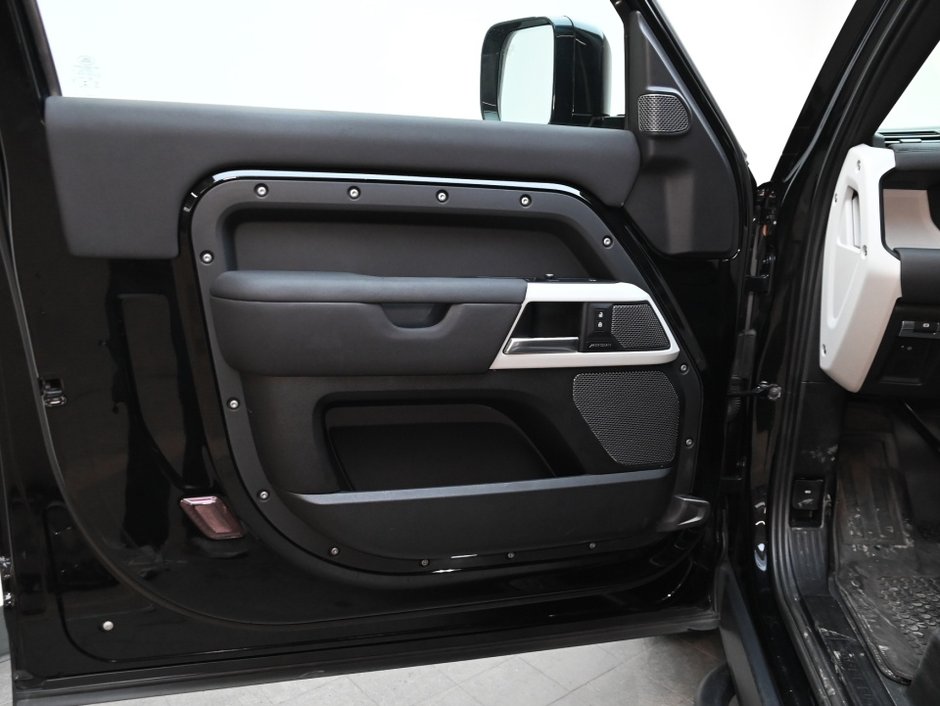 2021 Land Rover Defender S-8