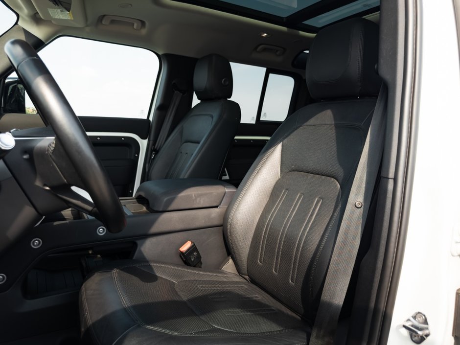 2022 Land Rover Defender SE-11