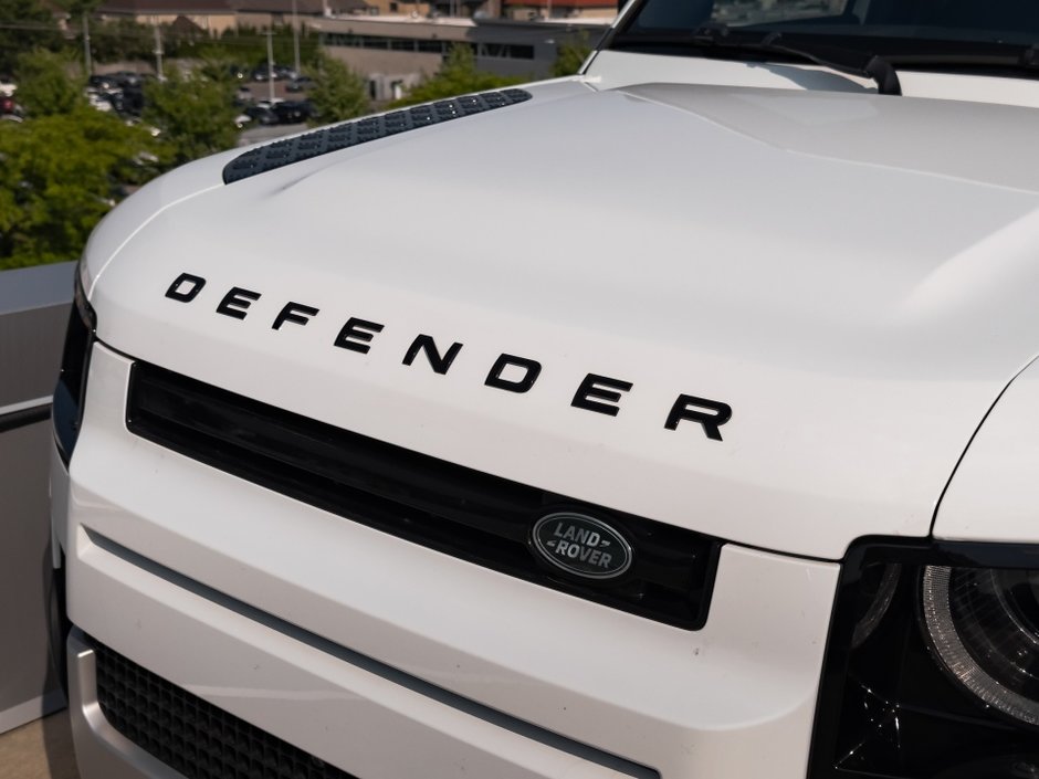2022 Land Rover Defender SE-31