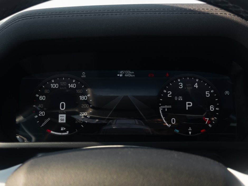 2022 Land Rover Defender SE-17