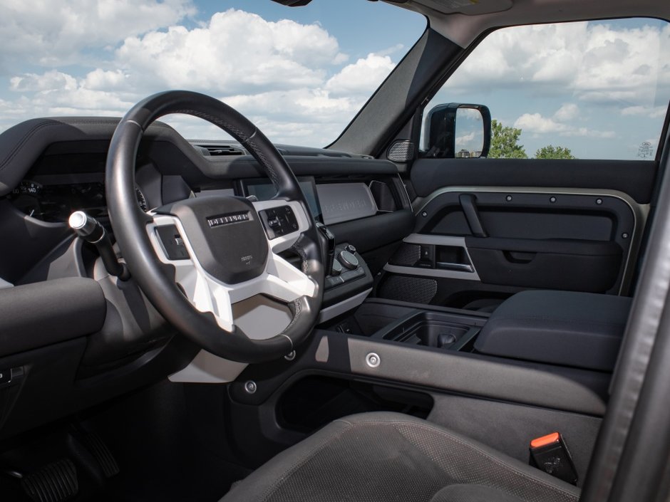 2022 Land Rover Defender S-2