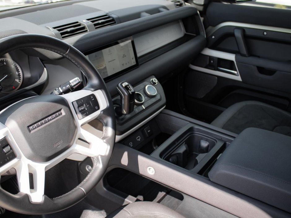 2022 Land Rover Defender S-13
