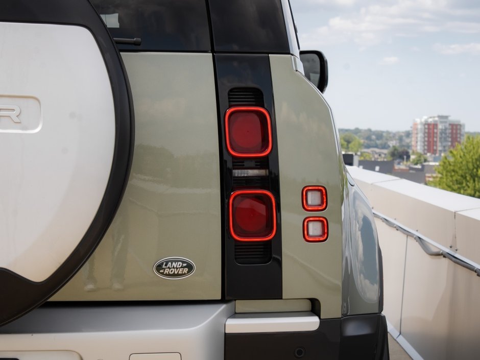2022 Land Rover Defender S-35