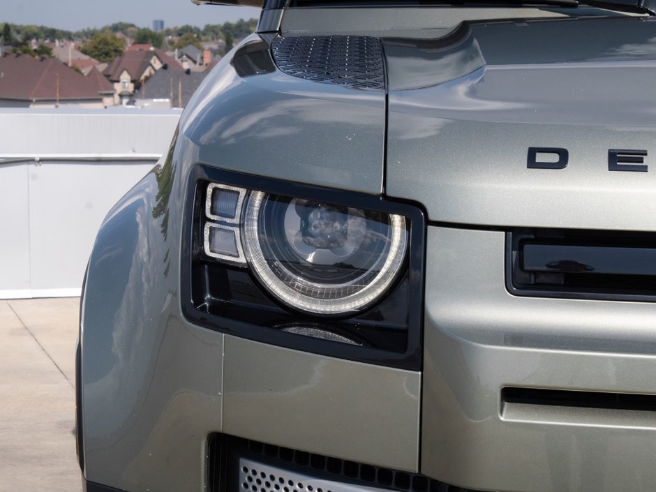 2022 Land Rover Defender S-30