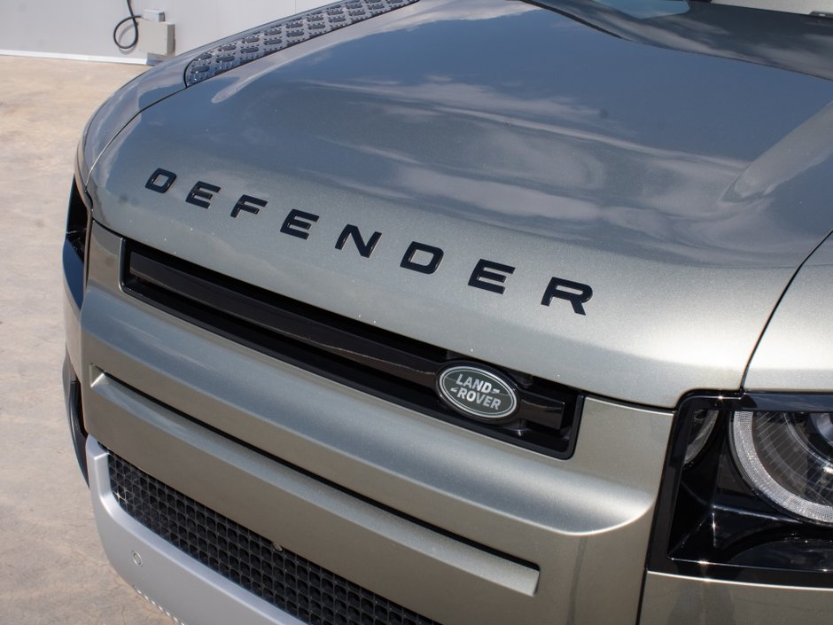 2022 Land Rover Defender S-31