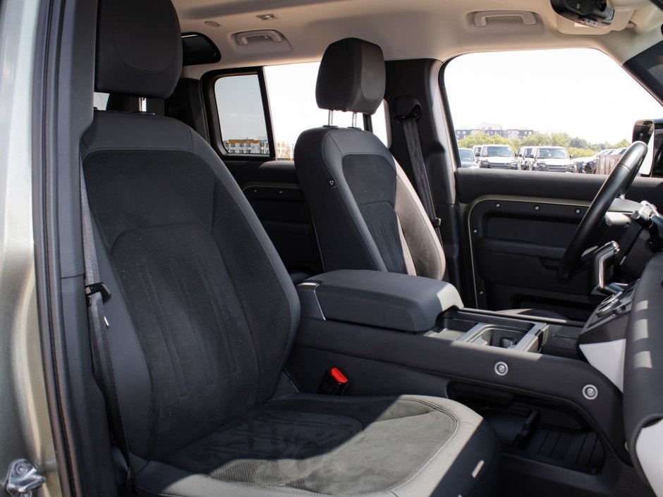 2022 Land Rover Defender S-26