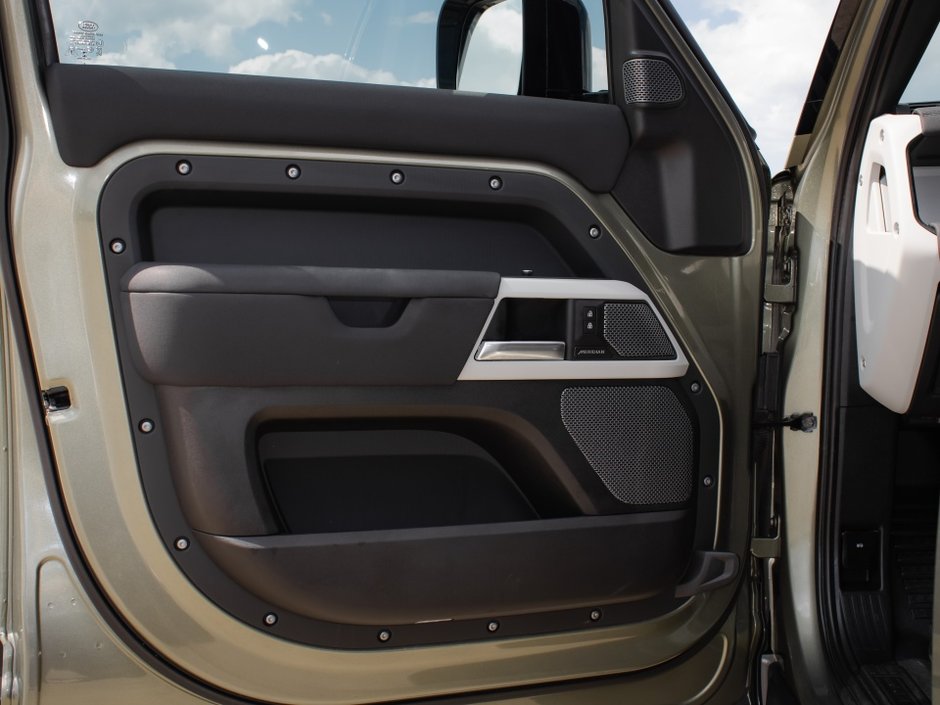 2022 Land Rover Defender S-8