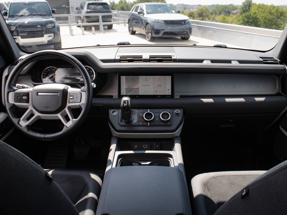 2022 Land Rover Defender S-14