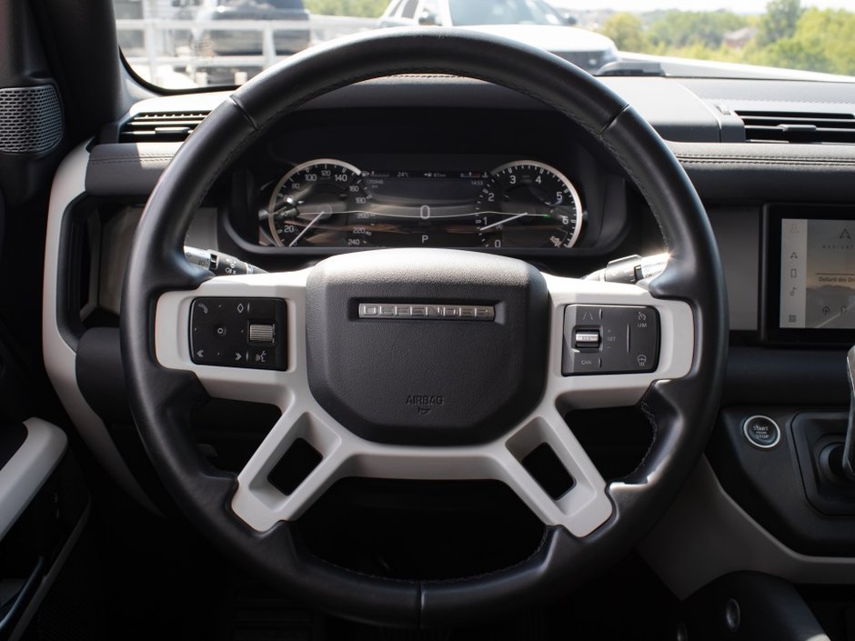 2022 Land Rover Defender S-17