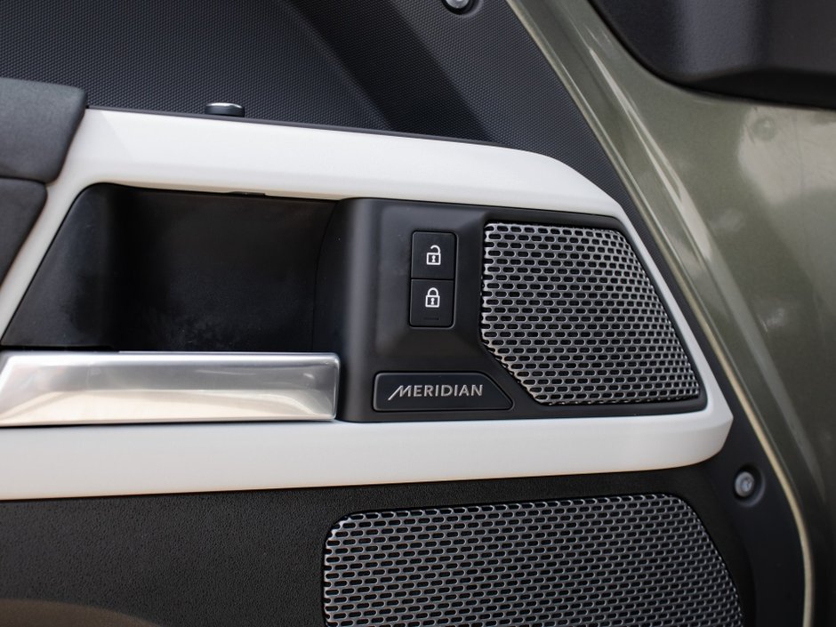 2022 Land Rover Defender S-10