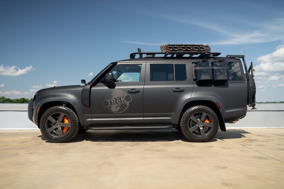 2023 Land Rover Defender SE-5