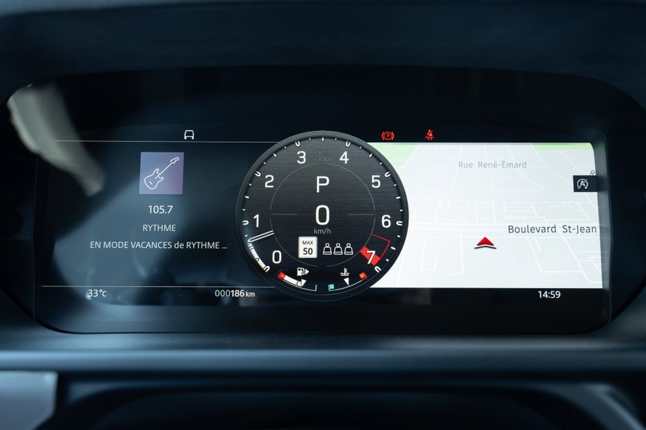 2023 Land Rover Defender SE-10