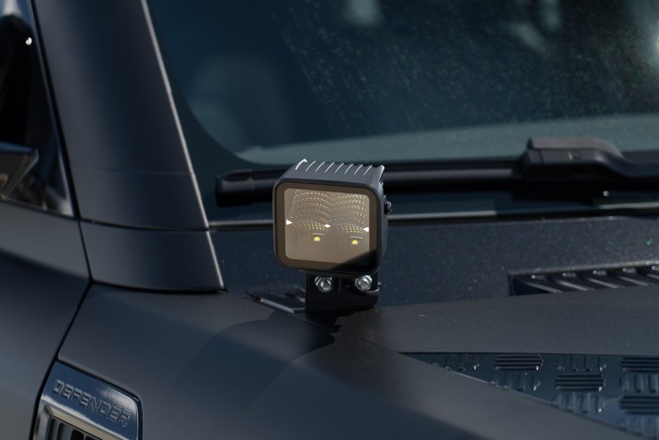 2023 Land Rover Defender SE-27