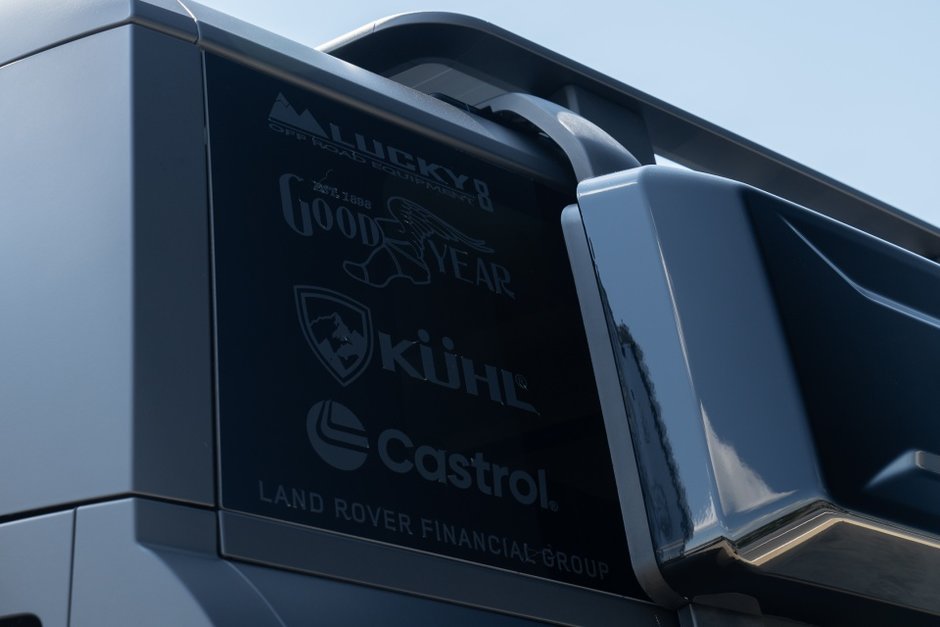 2023 Land Rover Defender SE-24