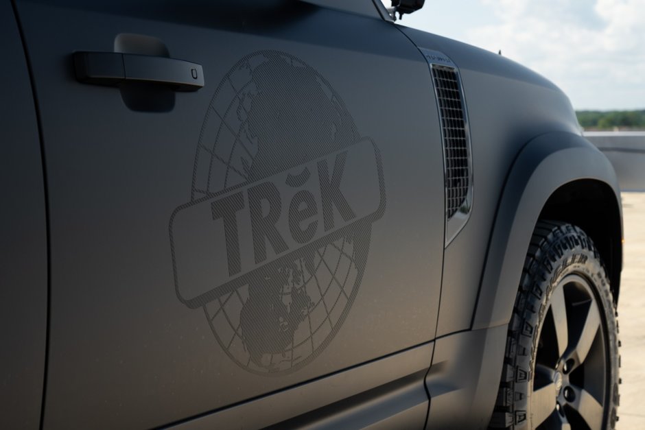2023 Land Rover Defender SE-25
