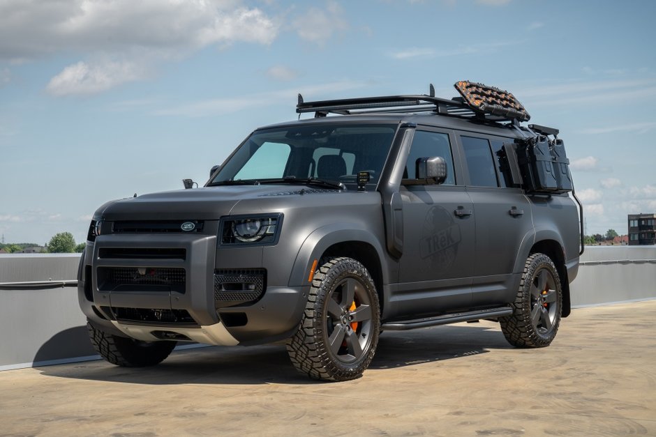 2023 Land Rover Defender SE-0