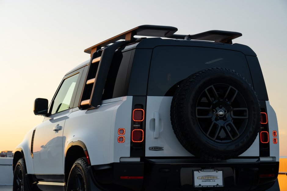 2023 Land Rover Defender X-Dynamic SE-23