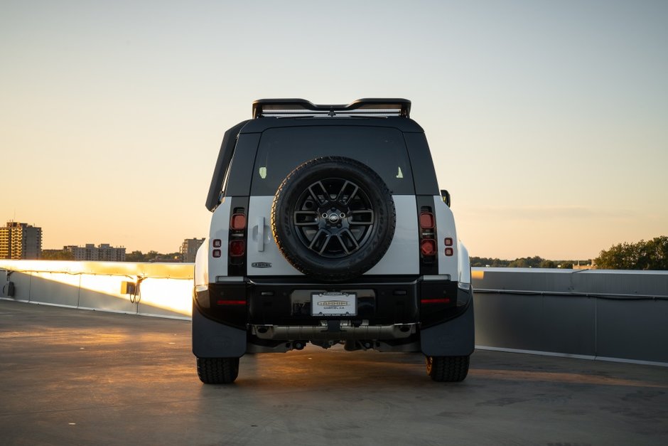 2023 Land Rover Defender X-Dynamic SE-6