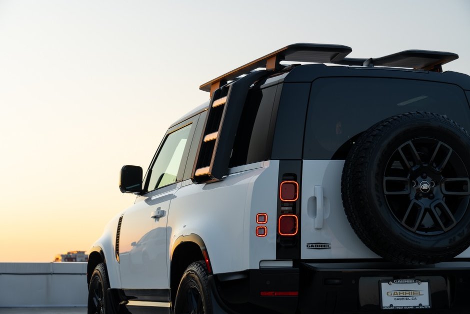 2023 Land Rover Defender X-Dynamic SE-21