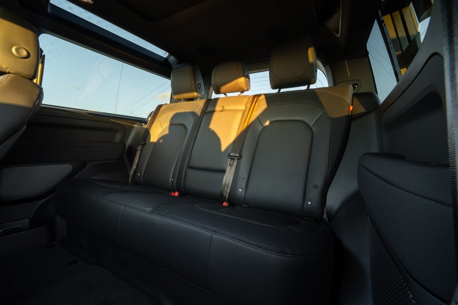 2023 Land Rover Defender X-Dynamic SE-4