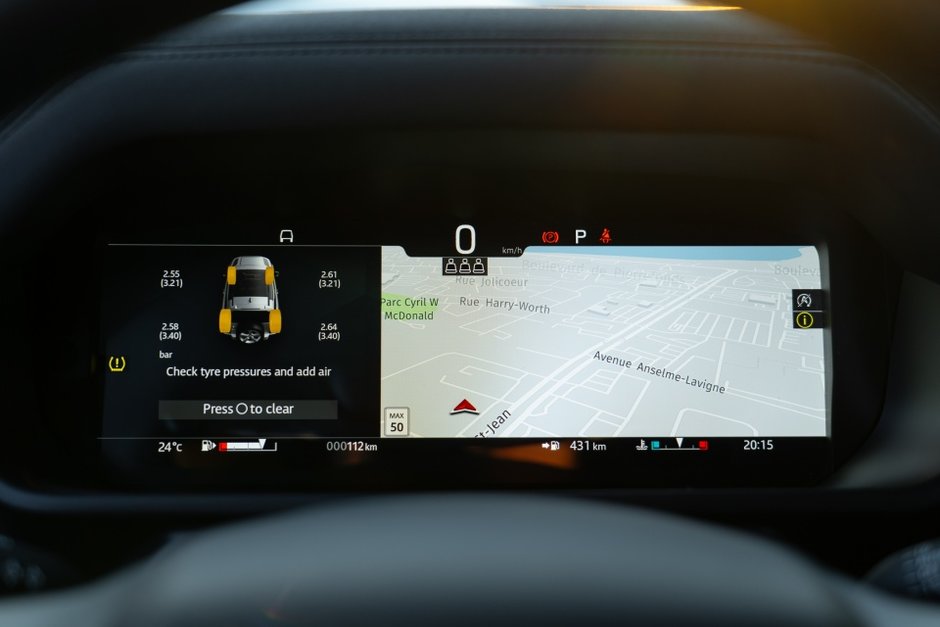 2023 Land Rover Defender X-Dynamic SE-14