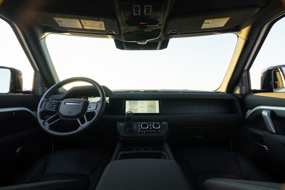2023 Land Rover Defender X-Dynamic SE-3