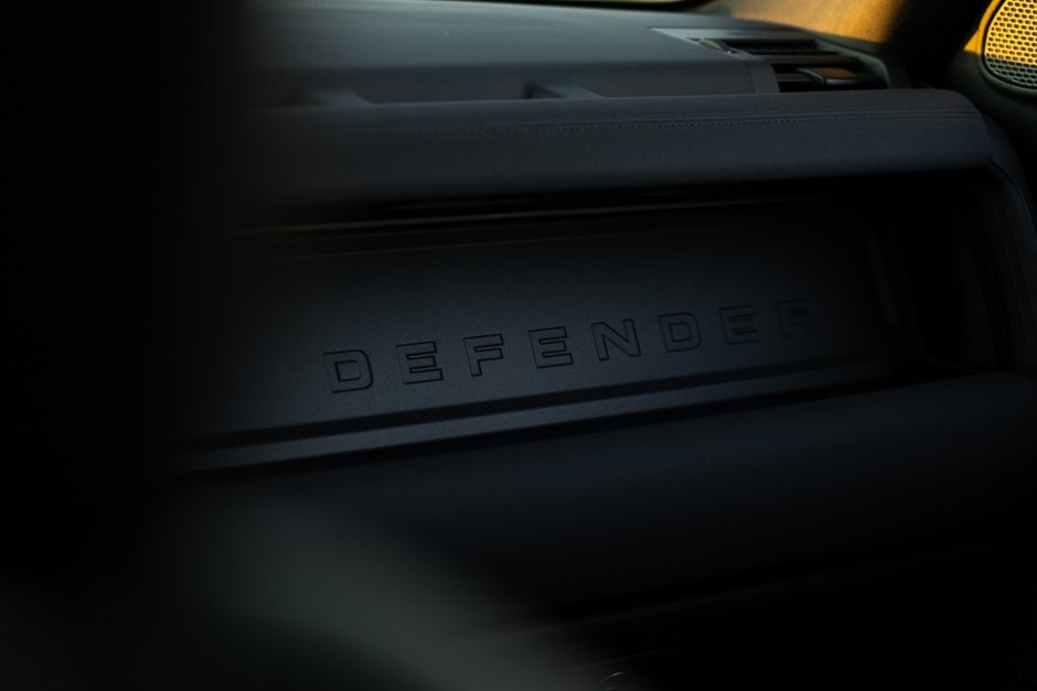 2023 Land Rover Defender X-Dynamic SE-11