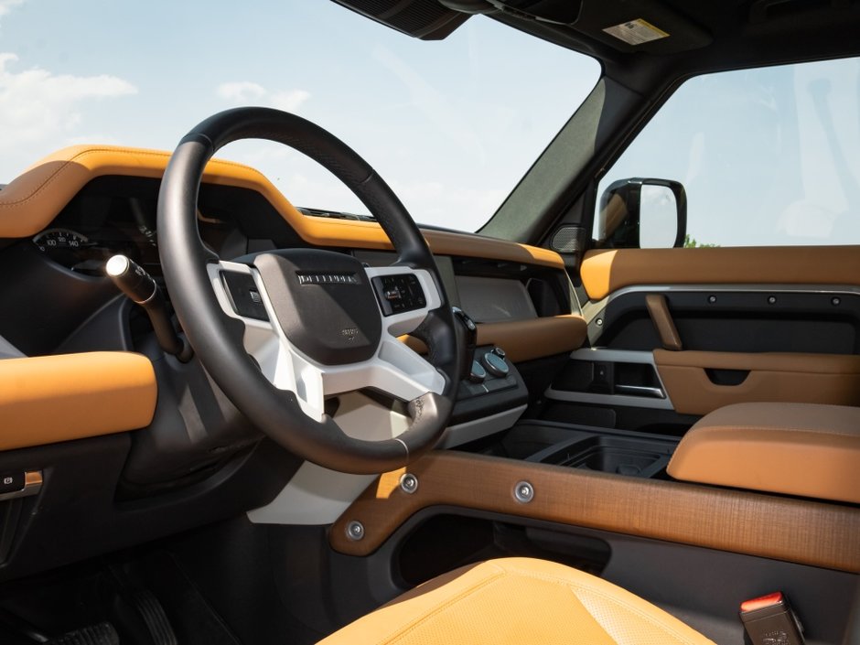 Land Rover Defender SE 2023-2
