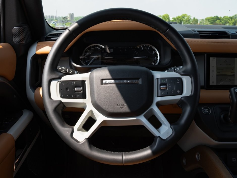 Land Rover Defender SE 2023-18