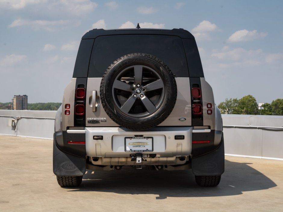 Land Rover Defender SE 2023-5