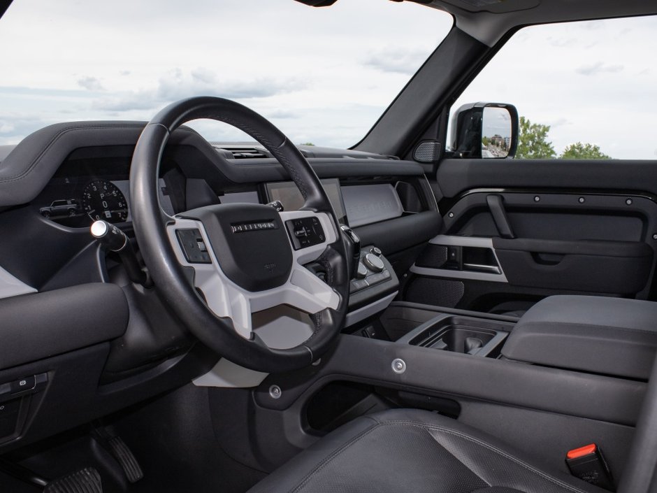2023 Land Rover Defender S-2