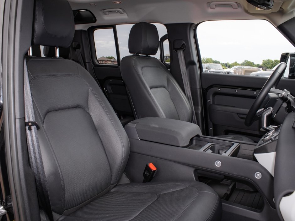 2023 Land Rover Defender S-30