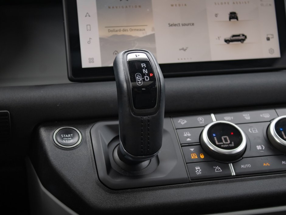 2023 Land Rover Defender S-22