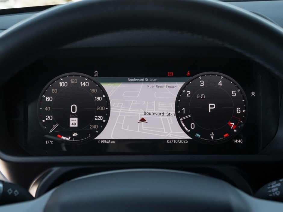 Land Rover Defender SE 2023-16