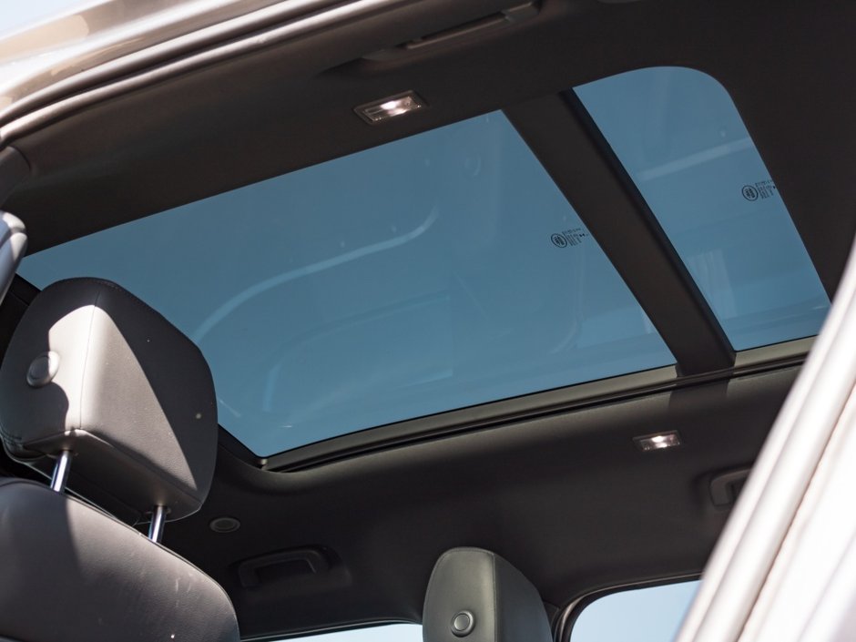 Land Rover Defender SE 2023-22