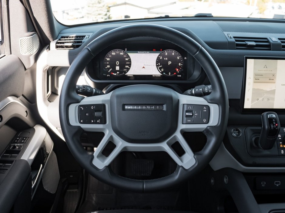 Land Rover Defender SE 2023-17