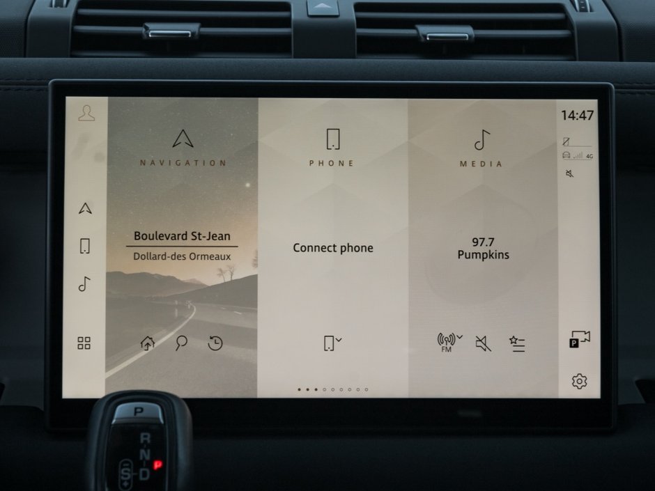 Land Rover Defender SE 2023-14